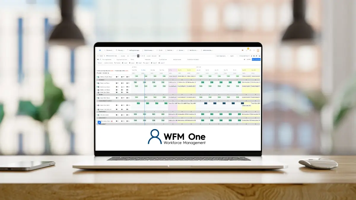 Laptop mit Screenshot der Planung in WFM One
