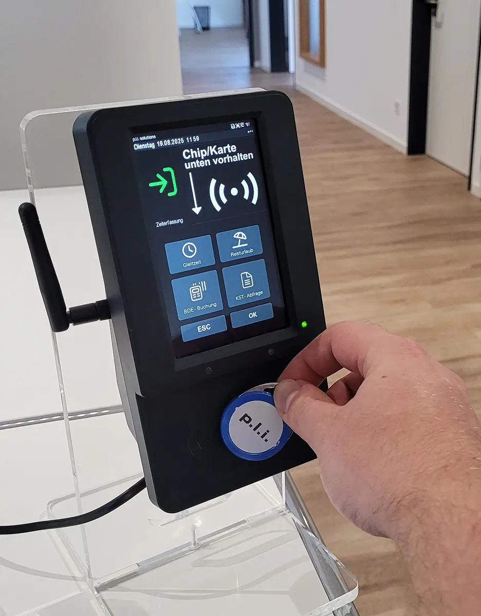 Zeiterfassung per Transponder am Terminal EVO5-0Pure