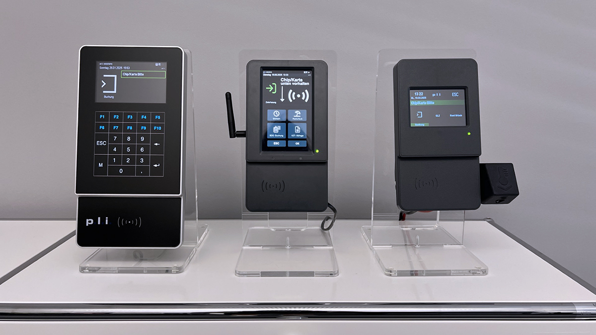 Drei unterschiedliche Terminals nebeneinander